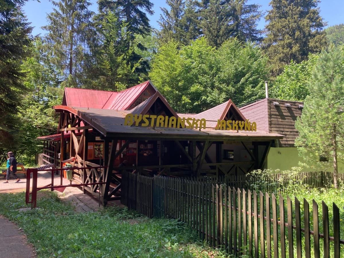 Chata Pri Jaskyni Bystrá Exteriör bild